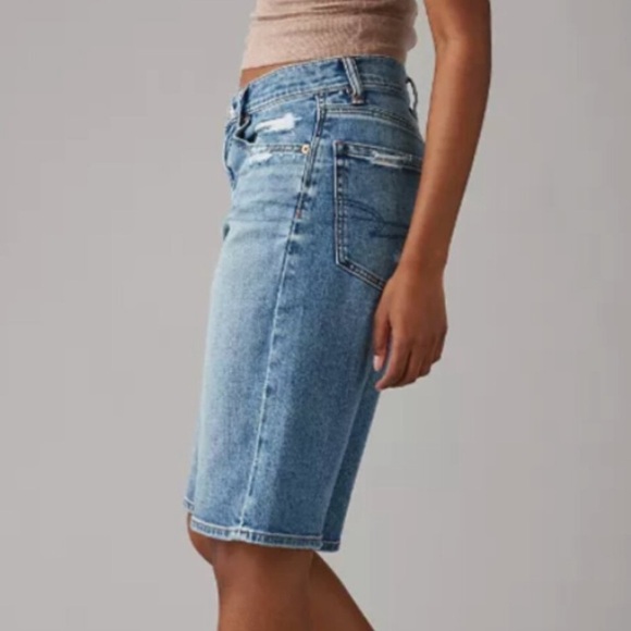 AE Dreamy Drape Baggy Bermuda Distressed Shorts Size 14/32W NWT - Picture 2 of 11